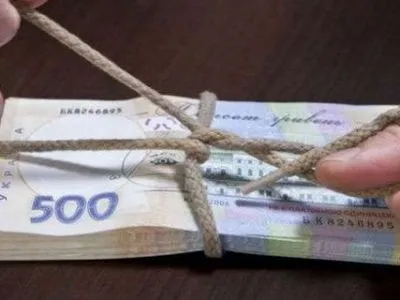 Поліцейський з Сумщини систематично вимагав гроші з підприємця