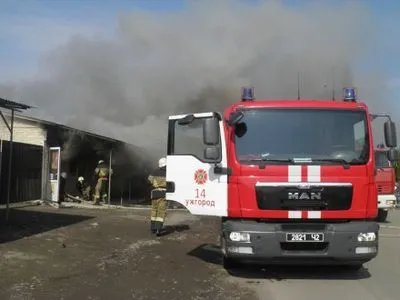 Пожар произошел на рынке в Ужгороде