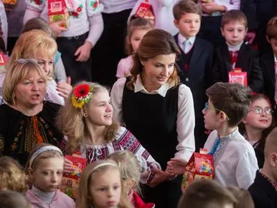 Более 56 тыс. детей с особыми потребностями изолированы от школы - М.Порошенко