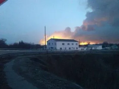 Людей эвакуируют из района, где произошел взрыв на складе с боеприпасами в Харьковской области