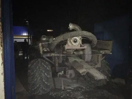 У копателей янтаря в Ровенской области изъяли мотопомпы и самоходную машину