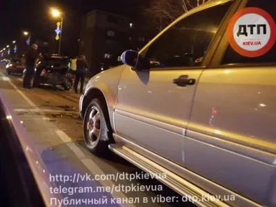 Масштабное ДТП под Киевом: 3 авто разбиты