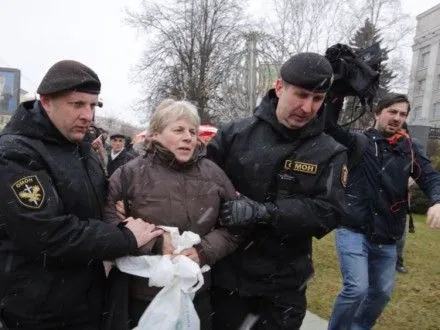 Опозиція спробувала провести заборонений марш у Мінську