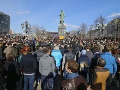 Клькість затриманих під час акції в центрі Москви зросла: понад 600 осіб