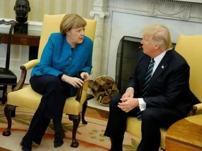 СМИ: Д.Трамп выставил Меркель счет на 375 млрд долларов