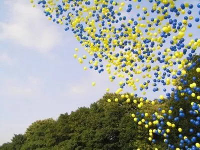 Активисты в Киеве запустят в воздух шарики в рамках акции "Пульс Европы"