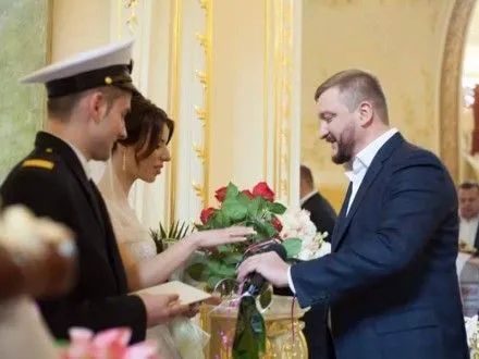 Министр юстиции П.Петренко женил одесситов