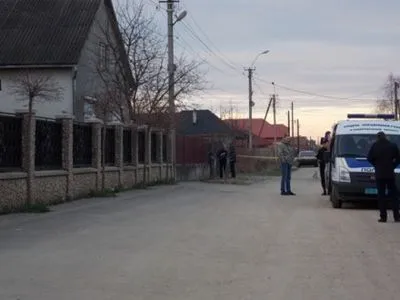 Неизвестный обстрелял жилой дом в Закарпатье