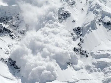 В Японии из-за снежной лавины 3 погибли люди