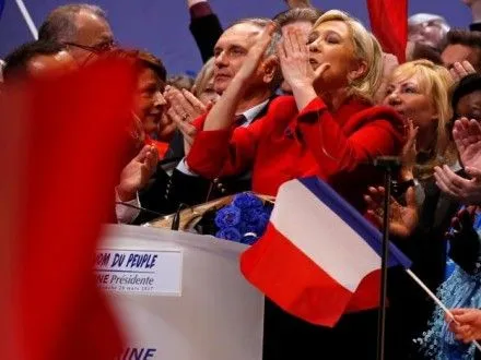 Кандидат в президенты Франции М.Ле Пен заявила о "смерти" ЕС