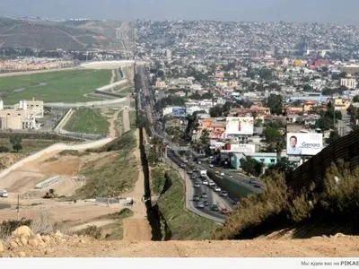 У Мексиці церква засудила намір будувати стіну на кордоні з США