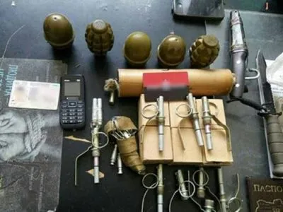 Мужчину с арсеналом боеприпасов задержали в киевском метро
