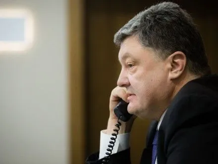 П.Порошенко проинформировал А.Дуду об усилении охраны диппредставительств Польши в Украине