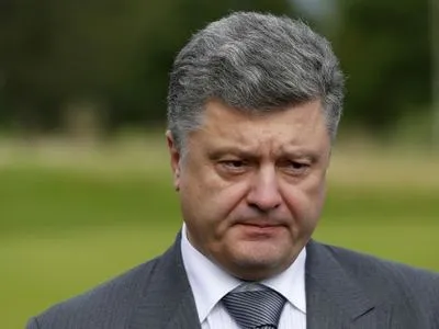 П.Порошенко доручив посилити охорону іноземних представництв в Україні