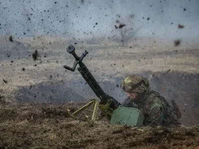Вследствие обстрелов Луганской области пострадал украинский военный