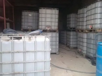 Два підпільних цехи з виробництва алкоголю викрили на Житомирщині