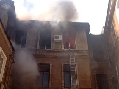 Спасатели эвакуировали 24 человека из-за пожара в Одессе