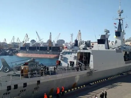 Фрегат ВМС Франции La Fayette прибыл в порт Одессы