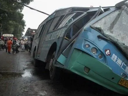 Более 40 автомобилей столкнулись в Китае, есть жертвы