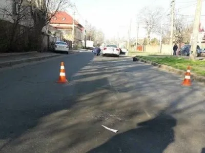 Автомобиль подорвали неизвестные в Одессе