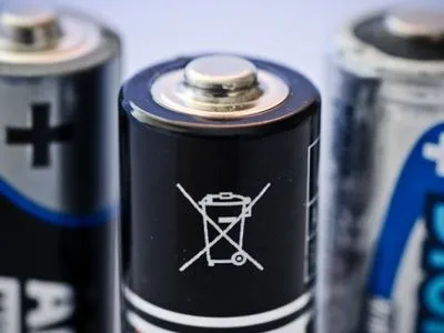 В Сумской области школьники меняли отработанные батарейки на конфеты