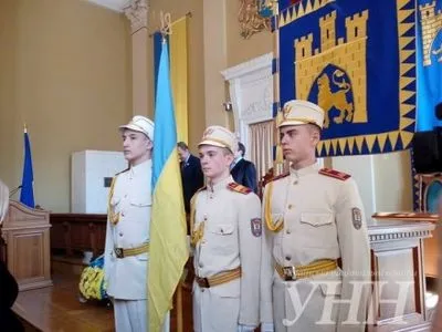 Во Львове состоялось торжественное поднятие сине-желтого флага