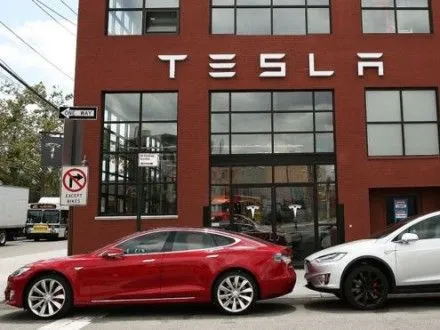 С начала года зафиксированы рекордные поставки электромобилей Tesla