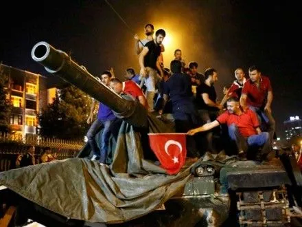 Понад 110 тис. громадян Туреччини затримали після невдалого держперевороту