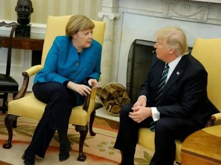 Д.Трамп і А.Меркель по телефону обговорили ситуацію в Україні