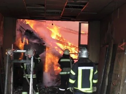 Пожар на складе в Чернигове тушили более 7 часов
