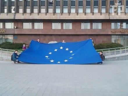 Флаг ЕС развернули в Запорожье