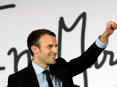 В выборах президента Франции Е.Макрон продолжает лидировать