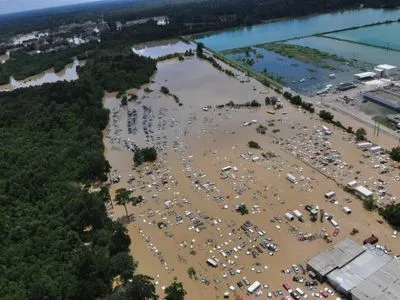 Во время наводнения в Миссисипи затопило шоссе - аэросъемка