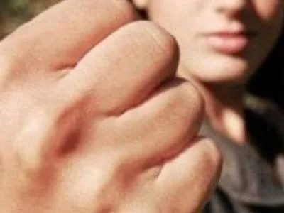 Поліція перекваліфікувала провадження щодо побиття дівчат у Чернігові