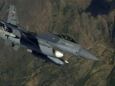 В результате авиаудара ВВС Турции по РПК погибли восемь человек
