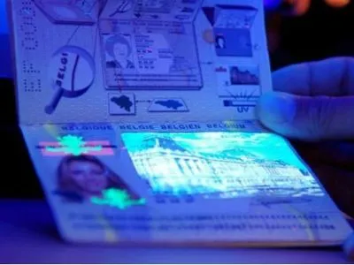 Міграційна служба до кінця року видасть близько 1,5 млн біометричних паспортів – А.Аваков