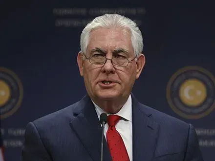 r-tillerson-nazvav-rosiyu-vinnoyu-v-khimichnikh-atakakh-u-siriyi