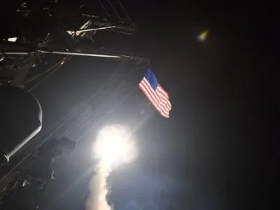 Мир отреагировал на ракетный удар США по авиабазе в Сирии