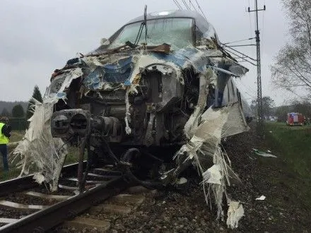 Украинцы не пострадали в столкновении поезда с грузовиком в Польше - ГСЧС