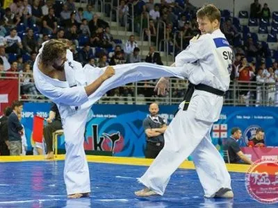 Украинцы завоевали две медали на чемпионате Европы по каратэ