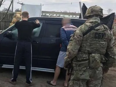 Правоохранители в Одессе задержали мужчин, которые требовали 40 тыс долл у местного жителя