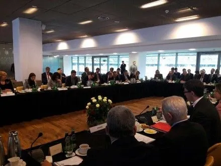 В Варшаве началось обсуждение транспортного сообщения между ЕС и странами "Восточного партнерства"