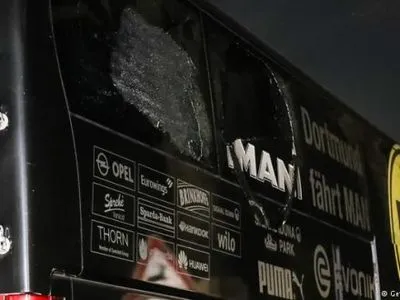 Німецькі слідчі перевіряють ісламістський слід у нападі на автобус ФК "Боруссія" - ЗМІ