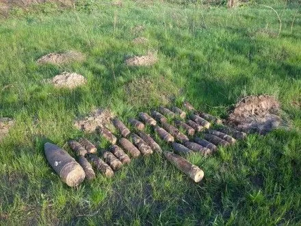 Пиротехники уничтожили более 30 боевых снаряда в Кировоградской обл