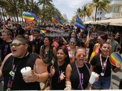 В Майами прошел один из крупнейших в мире ЛГБТ-парадов