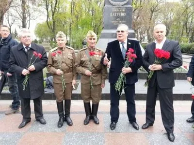 Активісти "Українського вибору" вшанували пам'ять генерала М.Ватутіна
