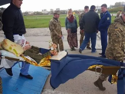 Борт с ранеными бойцами из зоны АТО прибыл в Одессу