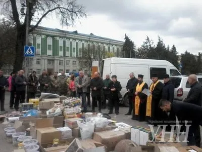 Тернопольские волонтер отправили на восток более 6т Пасхальных сладостей