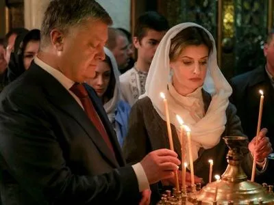 Президент з сім'єю відвідав Великодню службу у Володимирському соборі