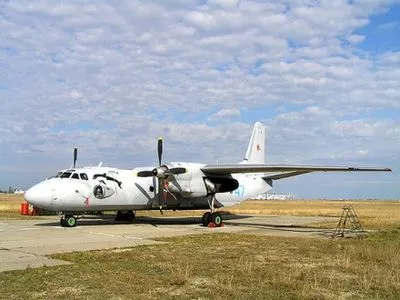 Самолет "Ан-26" обокрали на территории Хмельницкого аэропорта